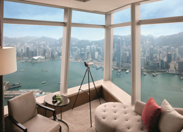 12Deluxe Victoria Harbour Suite – with view of harbour©The Ritz-Carlton Hong Kong