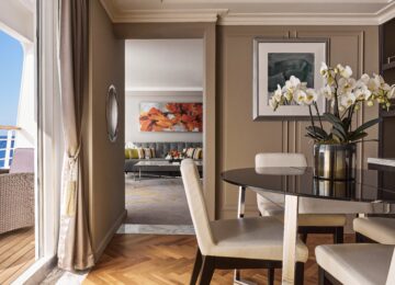 230725_CRYSTAL_SERENITY_CRYSTAL_PENTHOUSE_SUITE_DINING_ROOM_LIGHT_PLATE_MASTER 0022_300DPI 2