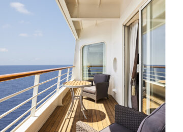 230725_CRYSTAL_SERENITY_CRYSTAL_PENTHOUSE_SUITE_VERANDA_MASTER_0076_NoWine_300DPI