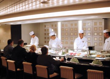 5a70d89168fcfb00019d81e3_Crystal_Serenity_The_Sushi_Bar4