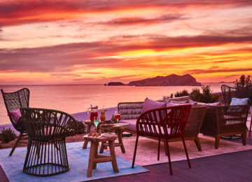 Sonnenuntergangrituale im Cone Club ©7Pines Resort Ibiza