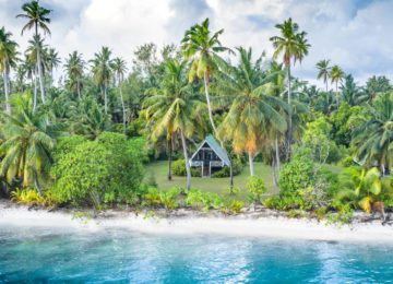 Alphonse Island Resort©overview-of-beach-bungalow-with-ocean