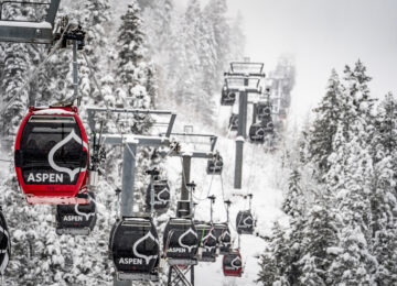 December 29, 2021Audi E-TronGondola plazaAspen COMatt Power Photography