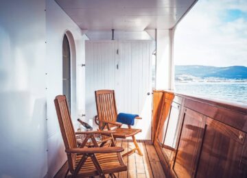 Cabins_Cat.-B_Balcony_37_sRGB_Pesqueira-min-1680×1120