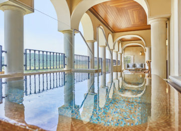Luxus Suite mit Jacuzzi ©Cap Vermell Grand Hotel