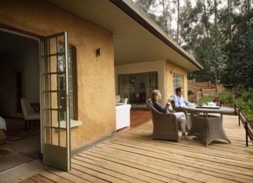 Terrasse ©Sabyinyo Silverback Lodge (Governors‘ Camp Collection)