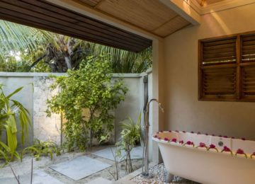 Denis_Private_Island_Seychellen_Cottage_Outdoor_Bathroom