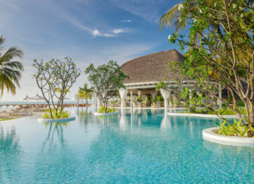 Kanuhura Luxushotel Malediven Cowry Club und Pool
