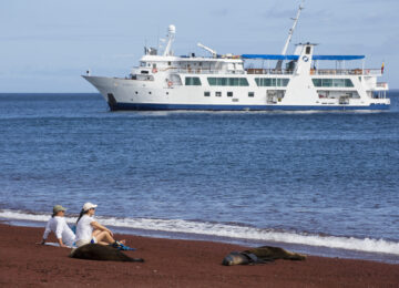 Isabela-II-ship-couple-Rabida