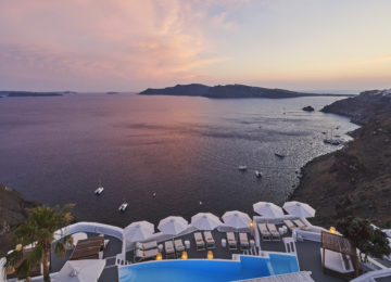 Hotel von oben betrachtet ©Katikies Kirini Santorini