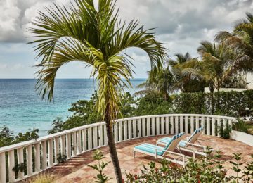 Terrasse mit Blick auf den Ozean ©Malliouhana Resort