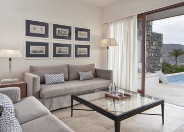 Mediterrane Maisonette Suite, Wohnbereich ©Blue Palace Elounda Kreta