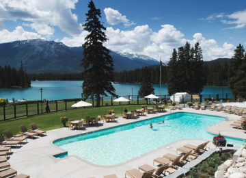 Pool©Fairmont Jasper Park Lodge