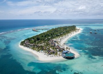 Six_Senses_Kanuhura_aerial_hero (2)