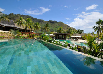 Swimming Pool Intercontinental Moorea©Tekura Tahiti Travel