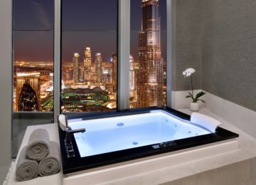 Jacuzzi ©The Address Sky View