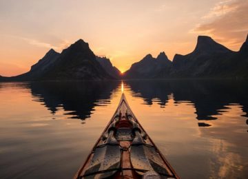 There’s plenty to do in Lofoten. Why not rent a kayak and explore the fjord Photo © Tomasz Furmanek – VisitNorway.com