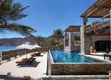 Two_Bedroom_Beachfront_Retreat_exterior2_[6864-ORIGINAL]