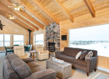 Wilson cabin lounge Queen bedroom©Dymond Lake Eco Lodge-Scott Zielke