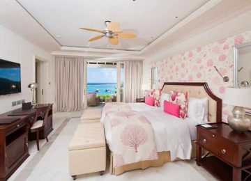 Luxus Schlafzimmer mit Blick auf den Ozean ©Mandarin Oriental