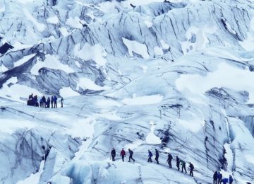Glacier Hiking People © Svart.no