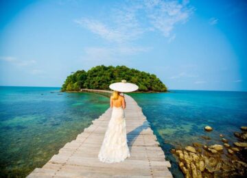 justin-mott-bride-on-bridge-koh-rong-wedding-song-saa-private-island-2015