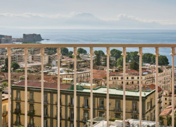 Terrasse ©The Britannique Naples, Curio Collection by Hilton, Neapel