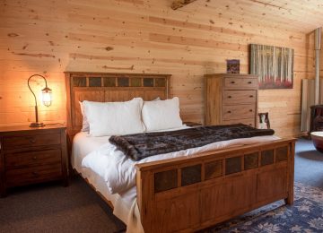 ©Winterlake Lodge, Guest Cabin interior